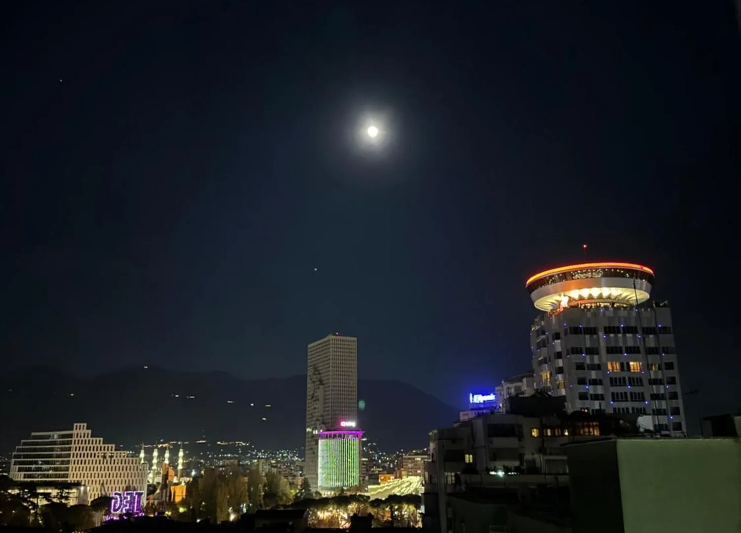 Skybox Tirana 아파트